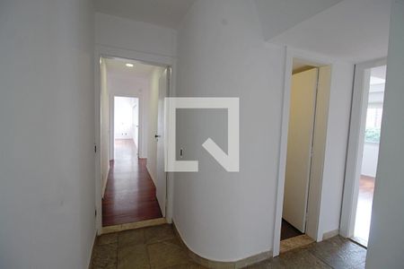 Apartamento à venda com 362m², 5 quartos e 3 vagas Apartamento à venda com 362m², 5 quartos e 3 vagasCorredor