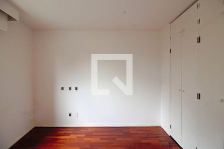 Apartamento à venda com 362m², 5 quartos e 3 vagas Apartamento à venda com 362m², 5 quartos e 3 vagasQuarto 2