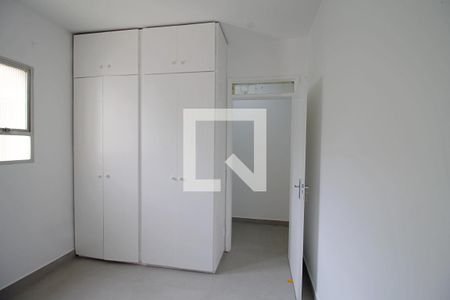 Apartamento à venda com 362m², 5 quartos e 3 vagas Apartamento à venda com 362m², 5 quartos e 3 vagasQuarto de Serviço