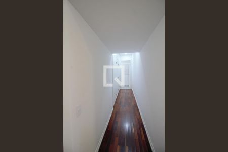 Apartamento à venda com 362m², 5 quartos e 3 vagas Apartamento à venda com 362m², 5 quartos e 3 vagasCorredor