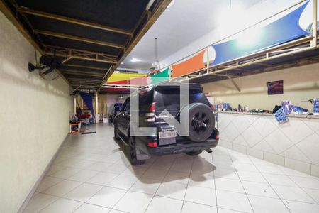 Casa para alugar com 520m², 4 quartos e 5 vagas Casa para alugar com 520m², 4 quartos e 5 vagasGaragem