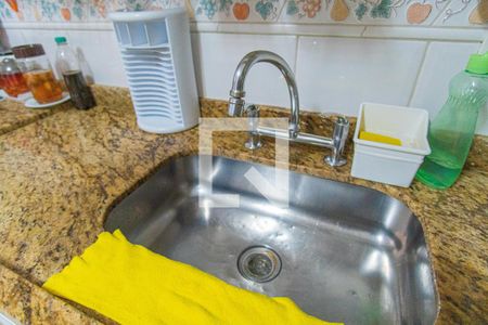 Casa à venda com 110m², 3 quartos e 3 vagas Casa à venda com 110m², 3 quartos e 3 vagasCozinha - Torneira