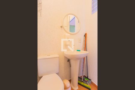 Casa à venda com 110m², 3 quartos e 3 vagas Casa à venda com 110m², 3 quartos e 3 vagasBanheiro de Serviço