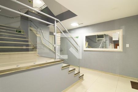 Escada - Área comum de apartamento para alugar com 1 quarto, 44m² em Praia de Belas, Porto Alegre