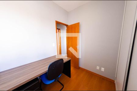 Quarto 1 de apartamento para alugar com 2 quartos, 60m² em Grajaú, Belo Horizonte