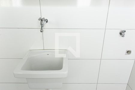 Casa de condomínio para alugar com 26m², 1 quarto e sem vagaÁrea de Serviço - Tanque