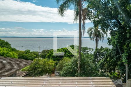 Casa à venda com 380m², 5 quartos e 8 vagas Casa à venda com 380m², 5 quartos e 8 vagasVista