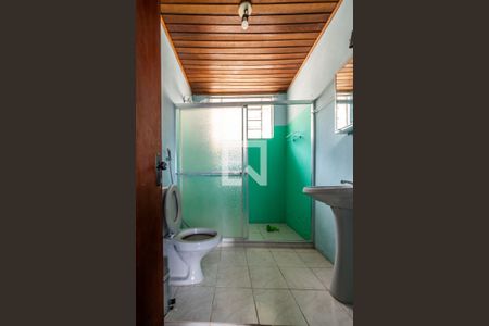 Casa à venda com 380m², 5 quartos e 8 vagas Casa à venda com 380m², 5 quartos e 8 vagasBanheiro Corredor