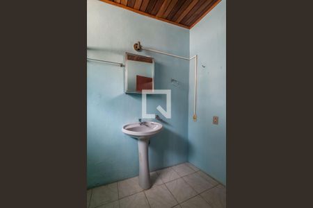 Casa à venda com 380m², 5 quartos e 8 vagas Casa à venda com 380m², 5 quartos e 8 vagasBanheiro Corredor