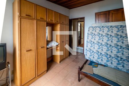 Casa à venda com 380m², 5 quartos e 8 vagas Casa à venda com 380m², 5 quartos e 8 vagasQuarto 1