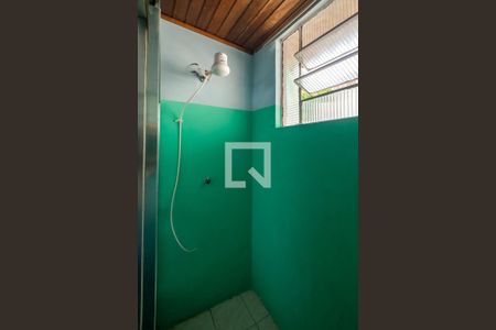 Casa à venda com 380m², 5 quartos e 8 vagas Casa à venda com 380m², 5 quartos e 8 vagasBanheiro Corredor