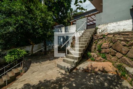 Casa à venda com 380m², 5 quartos e 8 vagas Casa à venda com 380m², 5 quartos e 8 vagasÁrea externa