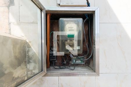 Apartamento para alugar com 75m², 2 quartos e sem vagaVaranda - Quadro de luz