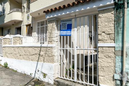 Apartamento para alugar com 75m², 2 quartos e sem vagaFachada
