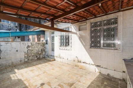 Apartamento para alugar com 75m², 2 quartos e sem vagaVaranda