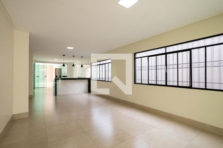 Sala de casa para alugar com 4 quartos, 280m² em Setor Santos Dumont, Goiânia