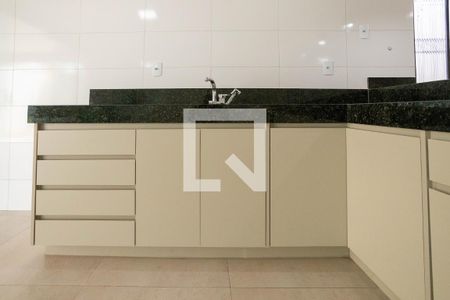 Casa para alugar com 280m², 4 quartos e 1 vaga Casa para alugar com 280m², 4 quartos e 1 vagaCozinha