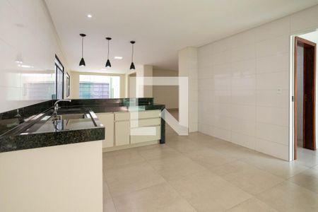Casa para alugar com 280m², 4 quartos e 1 vaga Casa para alugar com 280m², 4 quartos e 1 vagaCozinha