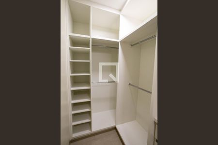 Casa para alugar com 280m², 4 quartos e 1 vaga Casa para alugar com 280m², 4 quartos e 1 vagaCloset da Suite