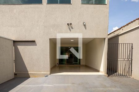 Casa para alugar com 280m², 4 quartos e 1 vaga Casa para alugar com 280m², 4 quartos e 1 vagaGaragem