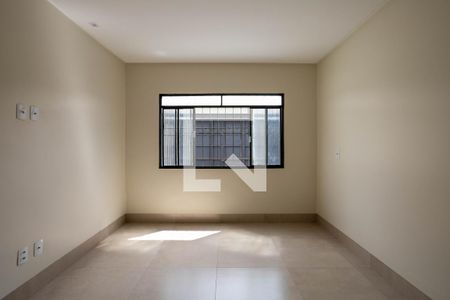 Casa para alugar com 280m², 4 quartos e 1 vaga Casa para alugar com 280m², 4 quartos e 1 vagaSuite 1