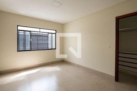 Casa para alugar com 280m², 4 quartos e 1 vaga Casa para alugar com 280m², 4 quartos e 1 vagaSuite 1