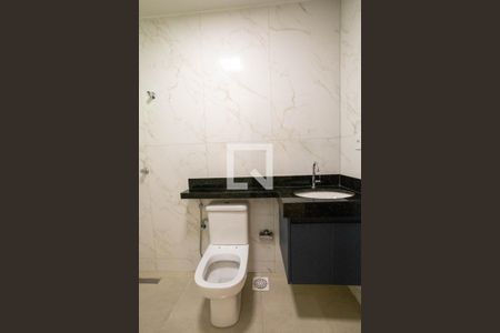 Casa para alugar com 280m², 4 quartos e 1 vaga Casa para alugar com 280m², 4 quartos e 1 vagaBanheiro