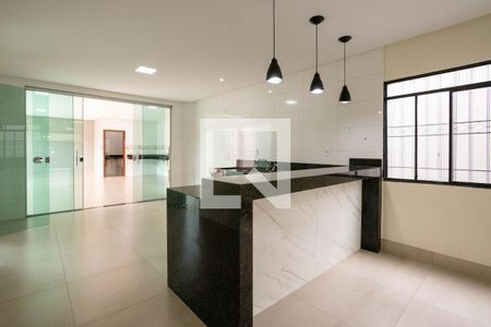 Casa para alugar com 280m², 4 quartos e 1 vaga Casa para alugar com 280m², 4 quartos e 1 vagaCozinha