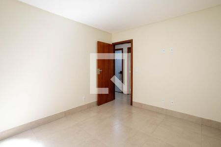 Casa para alugar com 280m², 4 quartos e 1 vaga Casa para alugar com 280m², 4 quartos e 1 vagaQuarto 1