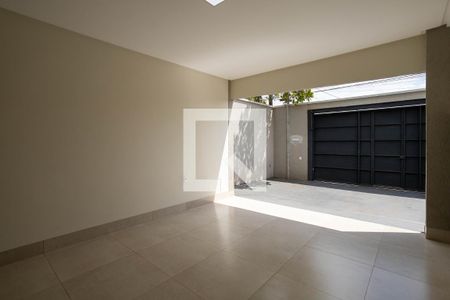 Casa para alugar com 280m², 4 quartos e 1 vaga Casa para alugar com 280m², 4 quartos e 1 vagaGaragem