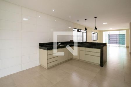 Casa para alugar com 280m², 4 quartos e 1 vaga Casa para alugar com 280m², 4 quartos e 1 vagaCozinha