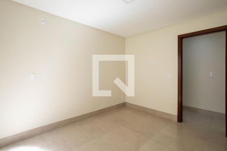 Casa para alugar com 280m², 4 quartos e 1 vaga Casa para alugar com 280m², 4 quartos e 1 vagaQuarto 2