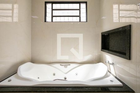 Casa para alugar com 280m², 4 quartos e 1 vaga Casa para alugar com 280m², 4 quartos e 1 vagaBanheiro da suite