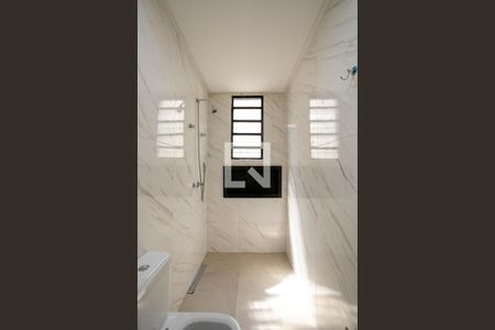 Casa para alugar com 280m², 4 quartos e 1 vaga Casa para alugar com 280m², 4 quartos e 1 vagaBanheiro da suite 2