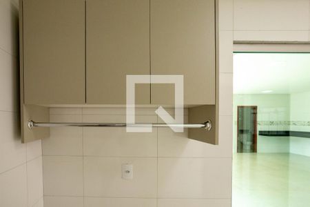 Casa para alugar com 280m², 4 quartos e 1 vaga Casa para alugar com 280m², 4 quartos e 1 vagaÁrea de Serviço