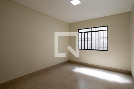 Casa para alugar com 280m², 4 quartos e 1 vaga Casa para alugar com 280m², 4 quartos e 1 vagaQuarto 1