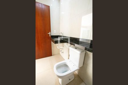 Casa para alugar com 280m², 4 quartos e 1 vaga Casa para alugar com 280m², 4 quartos e 1 vagaBanheiro de serviço