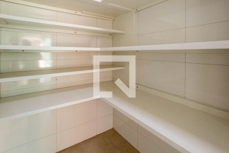 Casa para alugar com 280m², 4 quartos e 1 vaga Casa para alugar com 280m², 4 quartos e 1 vagaDispensa