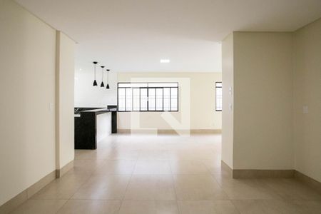 Casa para alugar com 280m², 4 quartos e 1 vaga Casa para alugar com 280m², 4 quartos e 1 vagaSala 3