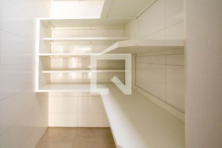 Casa para alugar com 280m², 4 quartos e 1 vaga Casa para alugar com 280m², 4 quartos e 1 vagaDispensa