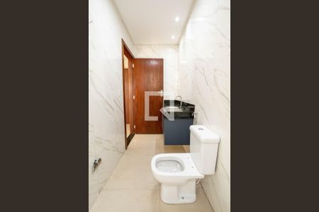 Casa para alugar com 280m², 4 quartos e 1 vaga Casa para alugar com 280m², 4 quartos e 1 vagaBanheiro da suite 2