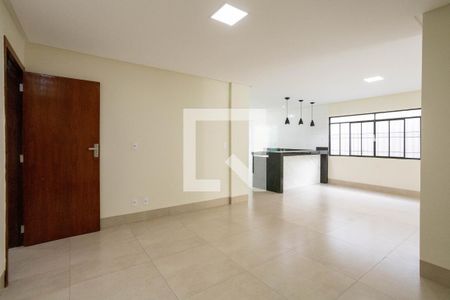 Casa para alugar com 280m², 4 quartos e 1 vaga Casa para alugar com 280m², 4 quartos e 1 vagaSala 3