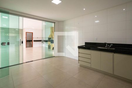 Casa para alugar com 280m², 4 quartos e 1 vaga Casa para alugar com 280m², 4 quartos e 1 vagaCozinha