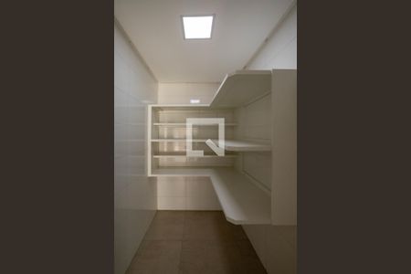 Casa para alugar com 280m², 4 quartos e 1 vaga Casa para alugar com 280m², 4 quartos e 1 vagaDispensa