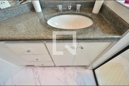 Apartamento à venda com 172m², 3 quartos e 3 vagasBanheiro Social