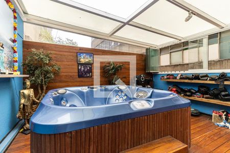 Apartamento à venda com 220m², 3 quartos e 3 vagasJacuzzi