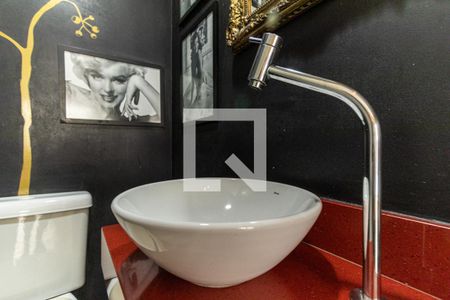 Apartamento à venda com 220m², 3 quartos e 3 vagasLavabo - Torneira