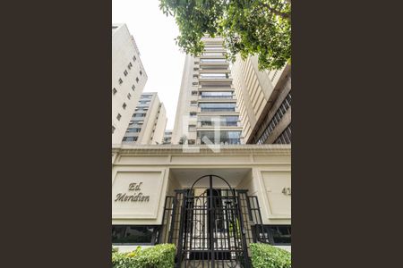 Apartamento à venda com 220m², 3 quartos e 3 vagasFachada