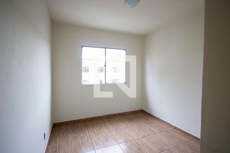Quarto 2 de apartamento para alugar com 2 quartos, 45m² em Raul Veiga, São Gonçalo