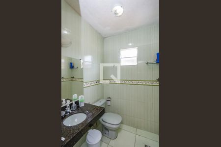 Casa à venda com 200m², 2 quartos e 2 vagasBanheiro Social